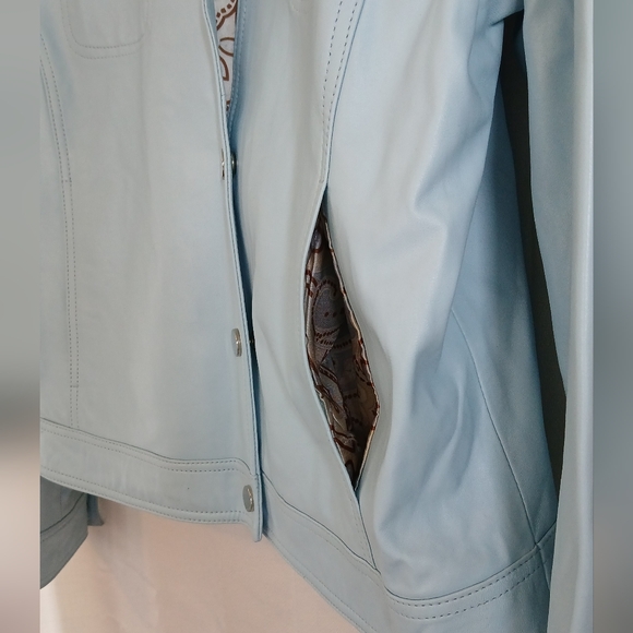 Liz Claiborne Leather Jacket - Picture 3 of 4